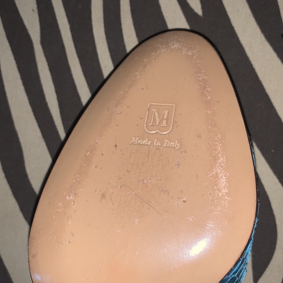 Designer BRUNO MAGLI Beautiful Snake Print peep toe heels, Size 8 - Picture 16 of 16